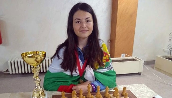 Поредна купа попълва колекцията на талантливата шахматистка от Червен бряг Патрицие Найманова