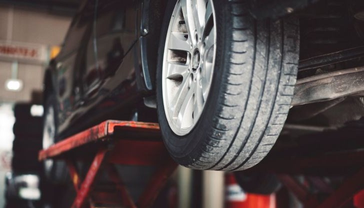 Автомобил с фалшив идентификационен номер на двигателя са засекли служители на реда вчера в Шумен Автомобил с фалшив идентификационен номер на двигателя са засекли служители на реда вчера в Шумен