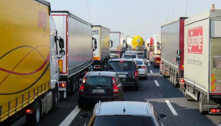 Съставът на ВАС отбелязва, че след извеждане от експлоатация на камионите и автобусите не се образуват масово разпространени отпадъци