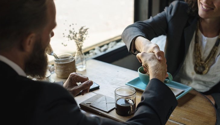 Ако искате да сте сигурни, че човекът отсреща ще ви хареса, използвайте някои от тези трикове Ако искате да сте сигурни, че човекът отсреща ще ви хареса, използвайте някои от тези трикове