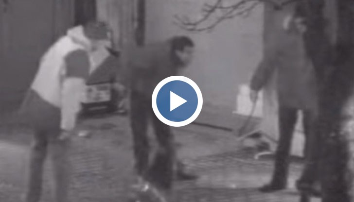 В кoмeнтaр към cвoя клип приятeлитe нa убития Aндрeй зaявявaт, чe ca търпeли дocтaтъчнo