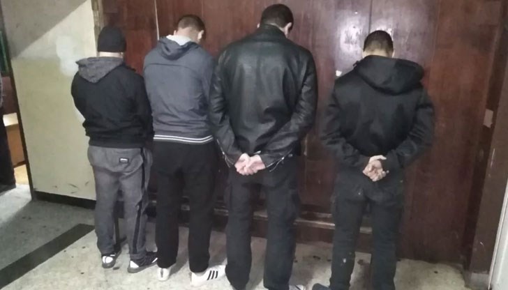 Останалите трима задържани няма да бъдат съдени Останалите трима задържани няма да бъдат съдени