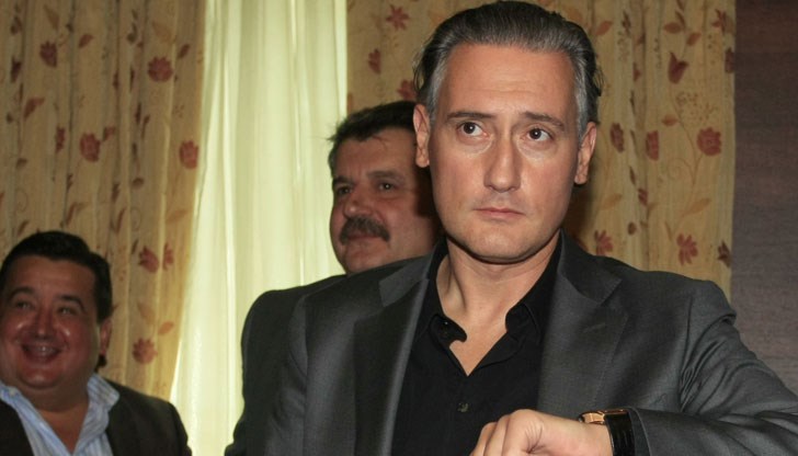 Собственикът на Лудогорец коментира решението на БФС да забрани на вратари с паспорти извън ЕС да играят в родното първенство Собственикът на Лудогорец коментира решението на БФС да забрани на вратари с паспорти извън ЕС да играят в родното първенство