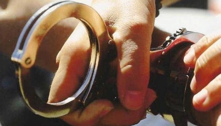 Властите в Палма де Майорка издирват двамата за извършване на две тежки престъпления Властите в Палма де Майорка издирват двамата за извършване на две тежки престъпления