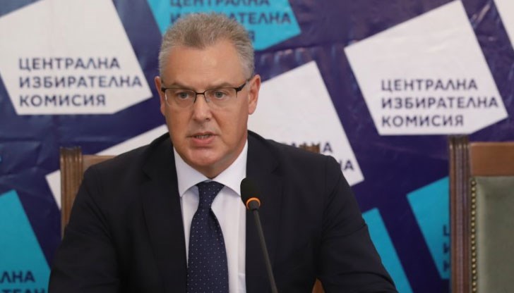 Днес тръгнаха първите камиони с бюлетините за пет области на страната