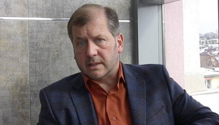 Апелирам към принципността, смелостта и мъжеството на държавния глава, заяви Михаил Екимджиев