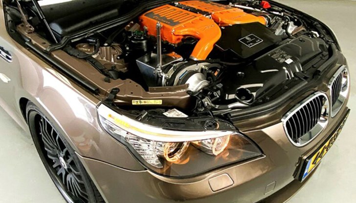 Екстремната баварка развива максимална скорост от 362 км/ч