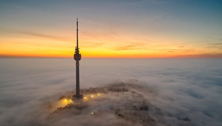 Телевизионната кула в Русе, заснета от фотографа Явор Мичев, попадна в класацията на онлайн изданието на National Geographic Daily Dozen за 29 ноември 2017 година