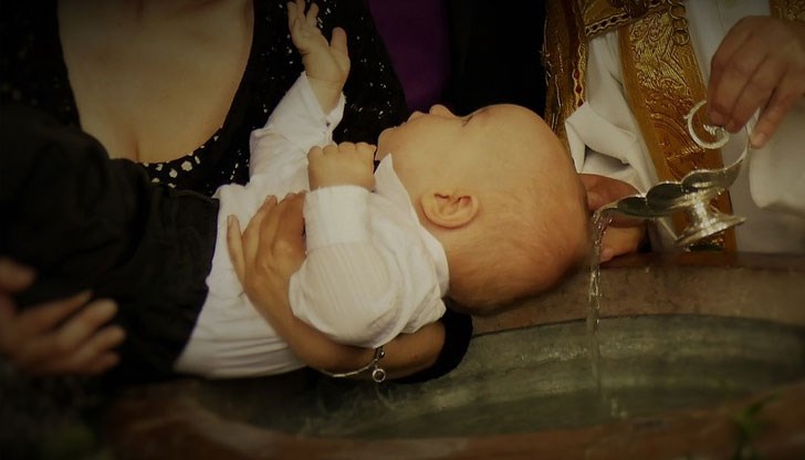 Майката на 6-месечното бебе е избягала, а бащата напуснал работа, за да се грижи за него Майката на 6-месечното бебе е избягала, а бащата напуснал работа, за да се грижи за него