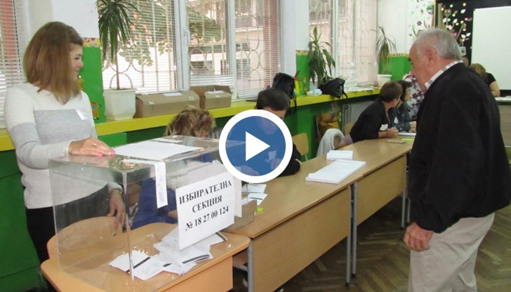 Членовете на комисии трябва да сгънат бюлетината за общински съветници на четири, а не само на две!