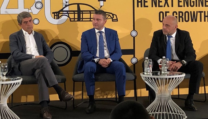 Като не е дошъл той, ще дойде някой друг и то в близките две-три години, защото има натрупване на много предпоставки за това и то е неизбежно Като не е дошъл той, ще дойде някой друг и то в близките две-три години, защото има натрупване на много предпоставки за това и то е неизбежно