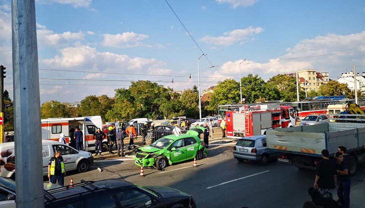 Четирима души са пострадали