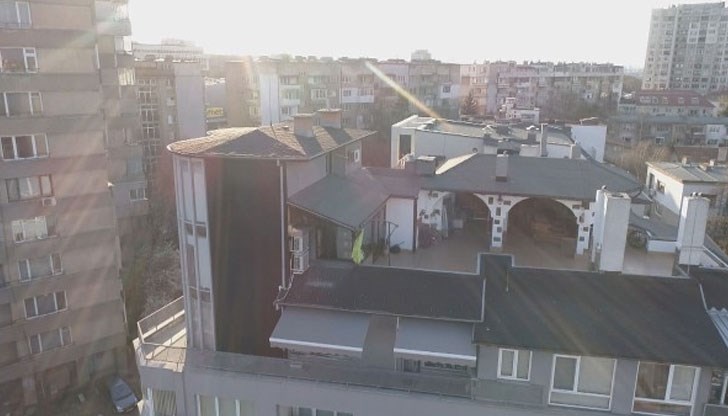 Бъдещият консул на практика се съгласи, че навесите са незаконни и трябва да бъдат премахнати Бъдещият консул на практика се съгласи, че навесите са незаконни и трябва да бъдат премахнати