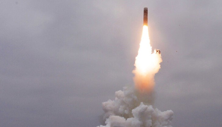 Според Пхенян изпитанията на новата балистична ракета са били успешни