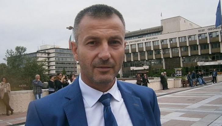 Сега се убедих как се репресира, заплашват ми семейството, идват ми вкъщи, пред свидетели, заяви Андон Тодоров Сега се убедих как се репресира, заплашват ми семейството, идват ми вкъщи, пред свидетели, заяви Андон Тодоров