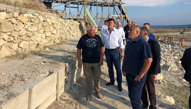 Политическата пара в котелното на коалиционното управление вече кипи и заплашва не само ГЕРБ, а българската демокрация изобщо Политическата пара в котелното на коалиционното управление вече кипи и заплашва не само ГЕРБ, а българската демокрация изобщо