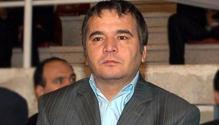 По искане на дъщерите му Сезин и Есен Сюлейманоглу е било извършено претърсване в жилището на щангиста