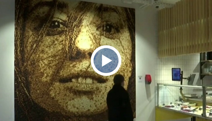 Използвани са около 40 000 кубчета сухари, които са изпечени в различна степен.