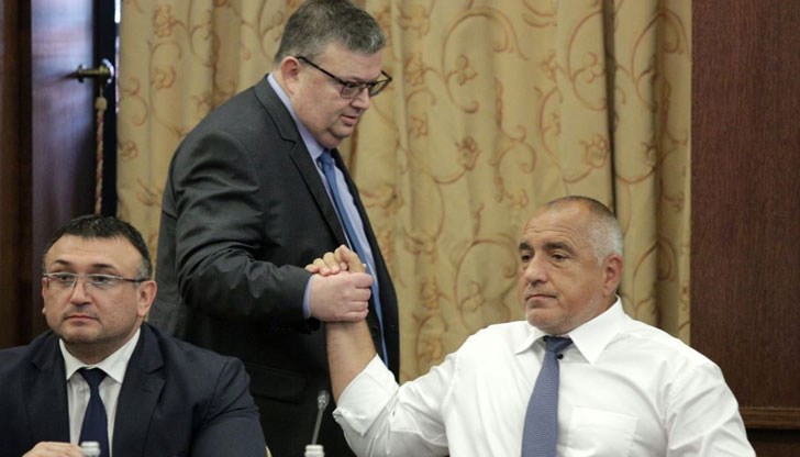 Аз принципно не обичам протестите. Ако мога да предотвратя, винаги се съгласявам, отстъпвам, за да не изкарваме хората на улицата и да затрудняваме движението, каза премиерът Аз принципно не обичам протестите. Ако мога да предотвратя, винаги се съгласявам, отстъпвам, за да не изкарваме хората на улицата и да затрудняваме движението, каза премиерът