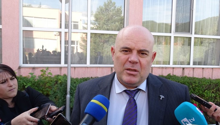 Няма от какво да се притеснявам, защото всеки български гражданин може да си изгради впечатление за мене, за работата ми, за концепциите ми