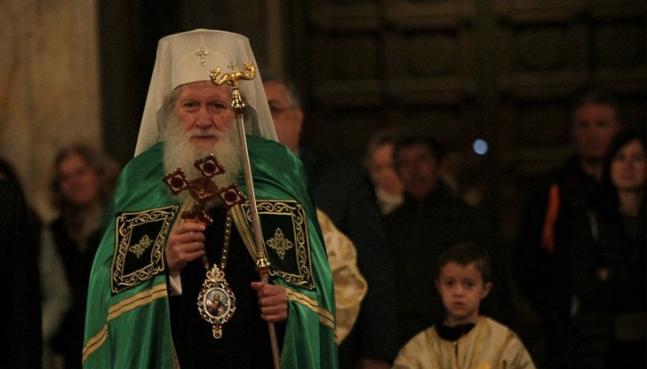 На днешния ден църквата отбелязва също паметта на св. благоверен княз Александър Невски