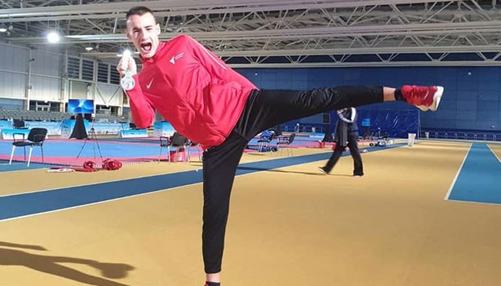 В ирландската столица Дъблин състезателят на СК Гладиатор постигна 4 победи и спечели сребърен медал в категория до 68 кг