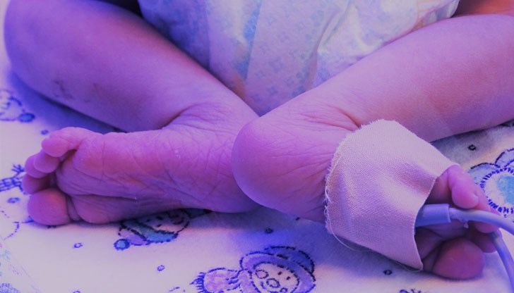 В момента в отделение Неонатология има 9 недоносени бебета, сред тях са и тризнаците, родени на 7 ноември