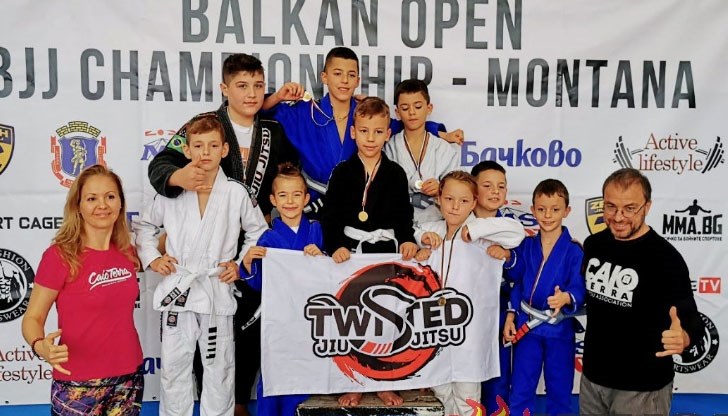 Малките юнаци се окичиха с медали след състезание в Монтана Малките юнаци се окичиха с медали след състезание в Монтана