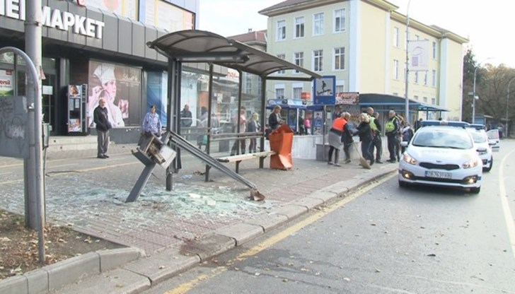 Инцидентът е станал тази сутрин около 7:40 часа на бул. "Владислав Варненчик"