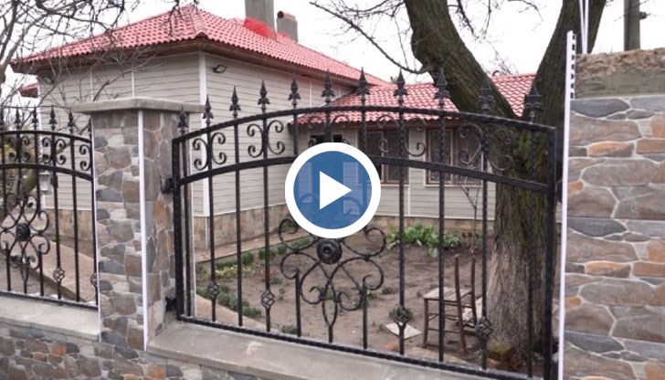 От полицията уточняват, че иззетите от метална каса 30 000 лева са били в банкноти от по 50 лева