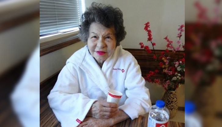 Стоянка Мутафова е стабилна, отваря очи, разпознава ни всички Стоянка Мутафова е стабилна, отваря очи, разпознава ни всички