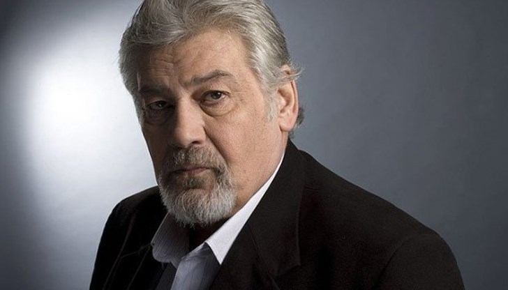 Лекарите са го изключили от апаратното дишане, за да продължат лечението