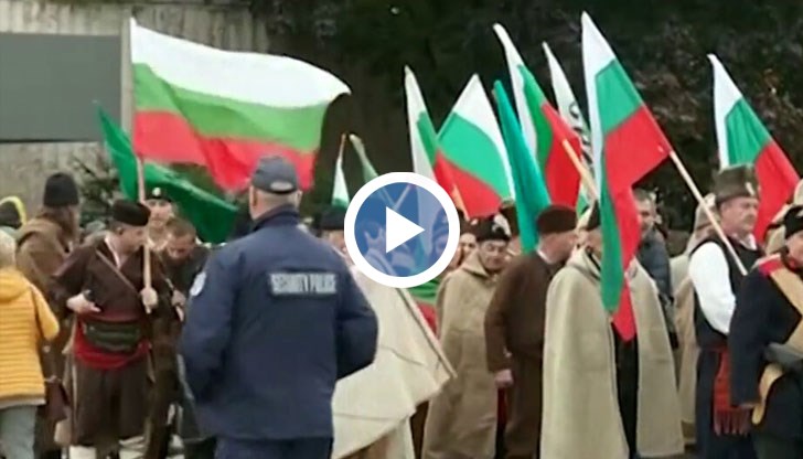 Участници във възстановки изразиха недоволството си от отнемането на оръжията им