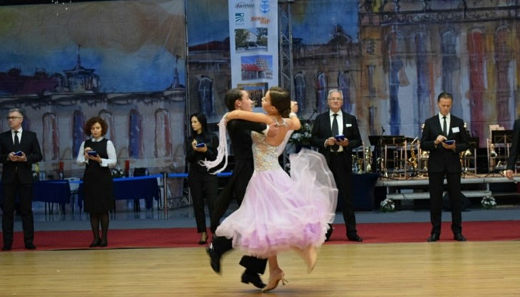 Феерия от цветове и много настроение изпълниха спортната зала този уикенд