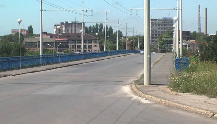 Договорът с изпълнителя е подписан от Пламен Стоилов след втория тур на изборите – на 5 ноември