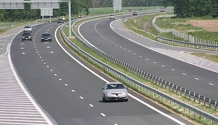 Движението се регулира с пътни знаци