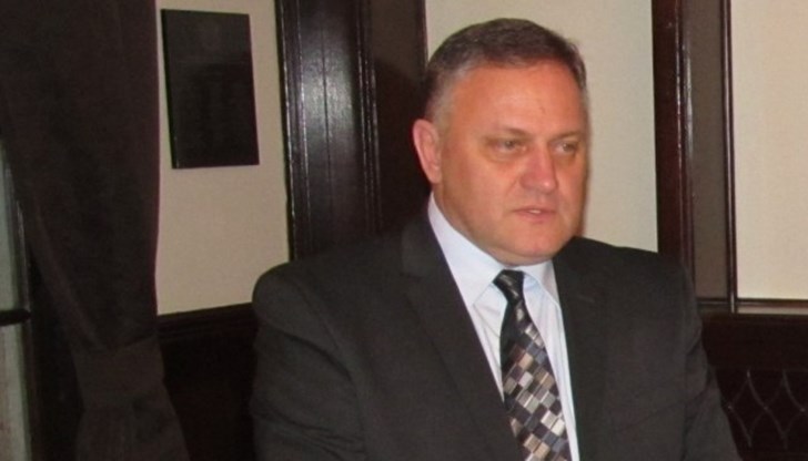 Милен Люцканов е дипломат от кариерата с дългогодишен опит в Министерството на външните работи, като в периода 2009-2010 г. заема поста зам. -министър на външните работи