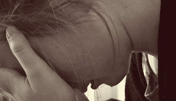 Заплашил я, че „ще й разбие мозъка“ Заплашил я, че „ще й разбие мозъка“