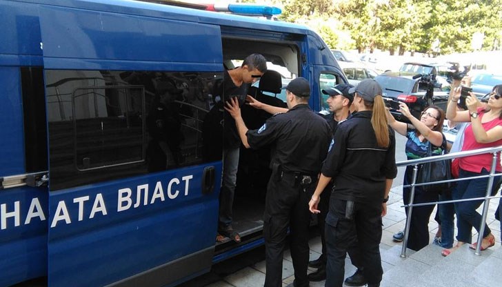 Иван Иванов ще лежи в затвора 6 вместо 8 години Иван Иванов ще лежи в затвора 6 вместо 8 години