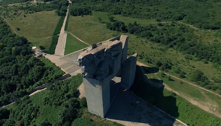 “Създатели на българската държава” е единственият в България, който представя историята на страната ни чрез архитектура, мозайка и скулптура