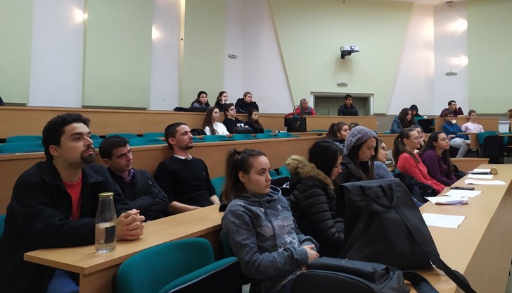 В Русенския университет „Ангел Кънчев“ се проведе обучение за ученици по оптимизиране на икономически процеси