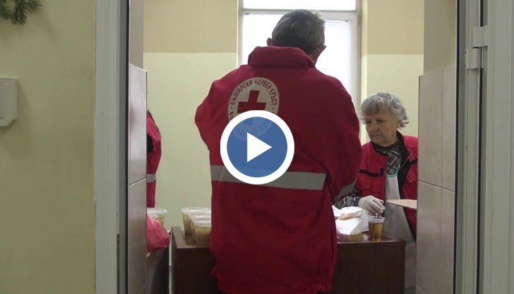 БЧК - Русе разчитат и на дарения, затова молят всеки който може да помогне да дари дрехи или парични средства