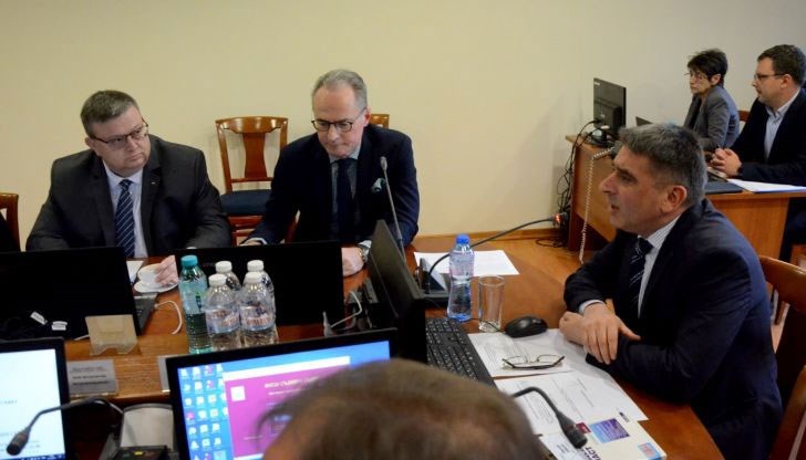 Съдията пита Данаил Кирилов къде е останало съдийското писмо срещу Гешев