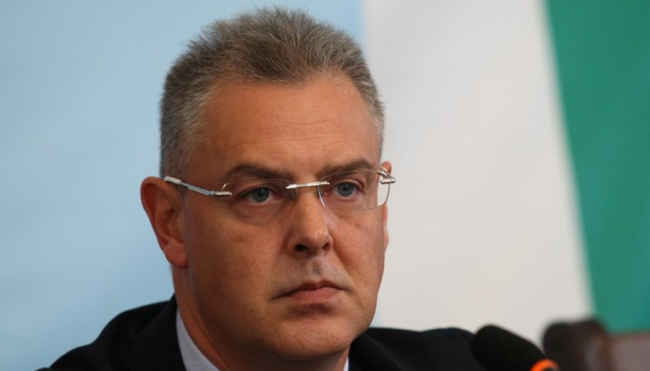 Александър Андреев обясни, че броят на гласоподавателите няма отношение към изборните резултати, а само към изчисляването на активността