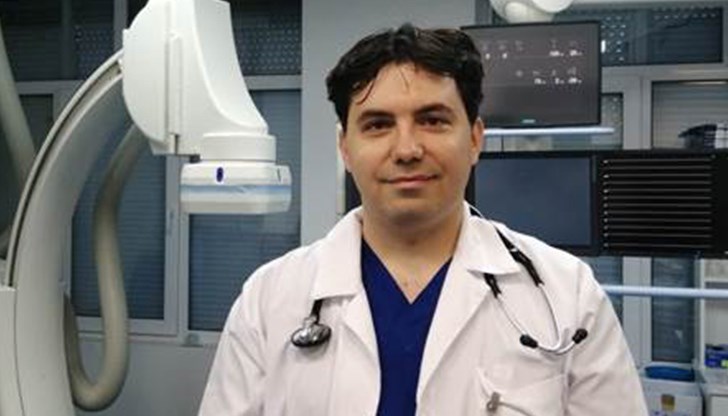 Д-р Владимир Иванов е на 38 години и ръководи катетаризационната лаборатория към “МБАЛ Пазарджик”
