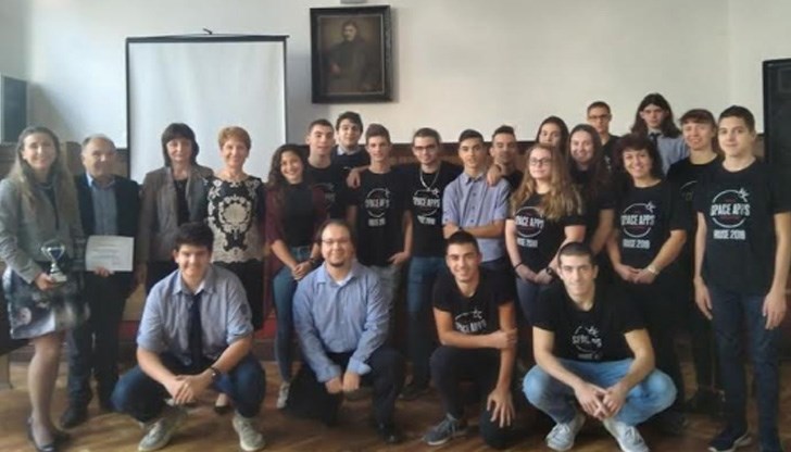 Организаторите отличиха училището със специална награда