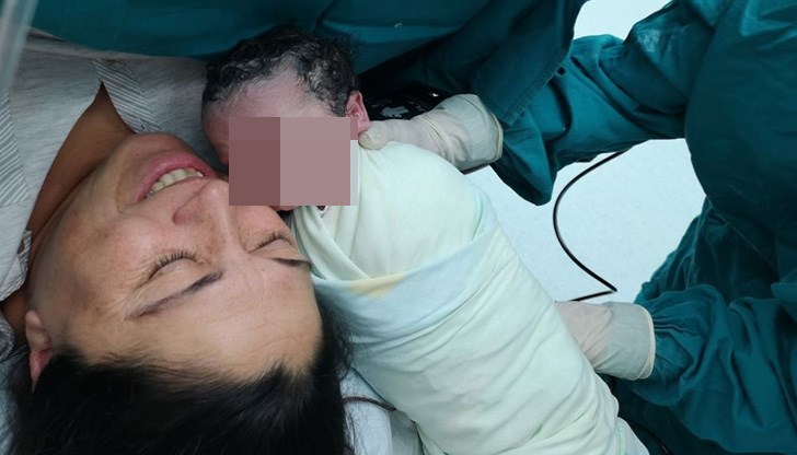 Майката е имала придружаващи заболявания, но благодарение на специалистите раждането е преминало успешно