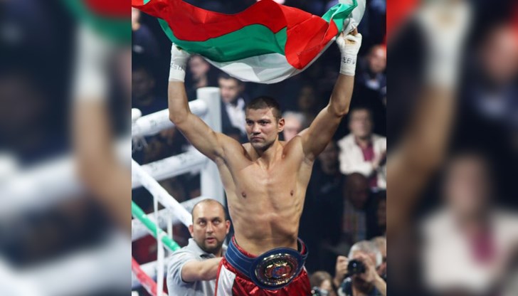 Българският боксьор Тервел Пулев постигна 14-ата си поредна победа на професионалния боксов ринг