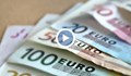 Преводите в евро до страни от EС поевтиняват с до 10 пъти