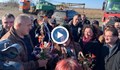 Посрещнаха Борисов с гайди и сурвачки в Бургаско